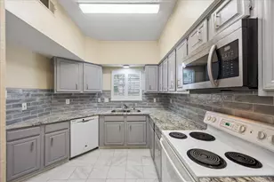 1035 Fountain View Dr, Houston, TX 77057 - Photo 6