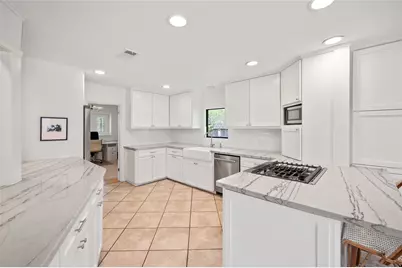 7815 Fairdale Lane, Houston, TX 77063 - Photo 12