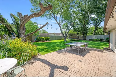 7815 Fairdale Lane, Houston, TX 77063 - Photo 44