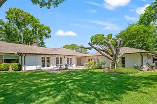 7815 Fairdale Ln, Houston, TX 77063 - Photo 46