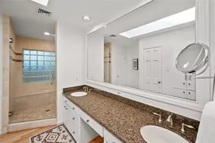 7815 Fairdale Ln, Houston, TX 77063 - Photo 34