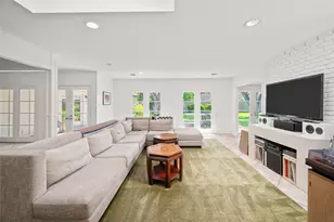7815 Fairdale Ln, Houston, TX 77063 - Photo 20