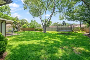 7815 Fairdale Ln, Houston, TX 77063 - Photo 48