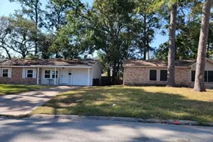 10535 Hollyglen Dr, Houston, TX 77016 - Photo 10