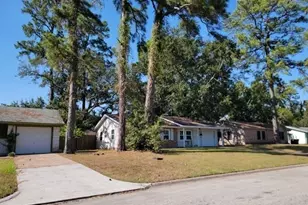 10535 Hollyglen Dr, Houston, TX 77016 - Photo 8