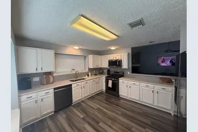 757 Sugar Hill Drive, La Porte, TX 77571 - Photo 8