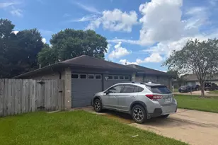 757 Sugar Hill Dr, La Porte, TX 77571 - Photo 2