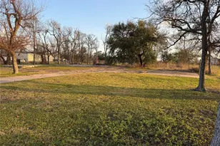 1001 Wilson Rd, Clute, TX 77531 - Photo 1