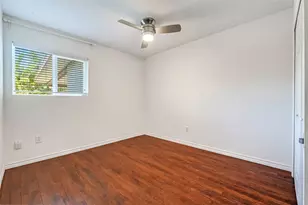 10630 Olympia Dr, Houston, TX 77042 - Photo 12