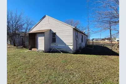 522 N Illinois Street, Electra, TX 76360 - Photo 2