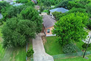 4717 Heron St, Hitchcock, TX 77563 - Photo 2