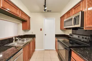 7447 Cambridge St, Houston, TX 77054 - Photo 12
