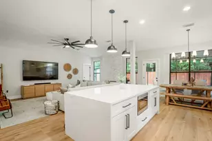 146 S Holly Laurel Cir, The Woodlands, TX 77382 - Photo 6