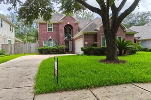 15319 Truslow Point Ln, Sugar Land, TX 77478 - Photo 2
