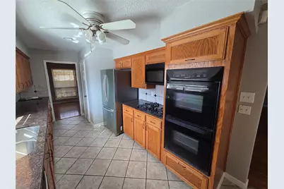 305 W Castle Harbour Drive, Friendswood, TX 77546 - Photo 6