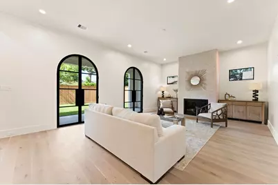 203 E 24th Street, Houston, TX 77008 - Photo 10