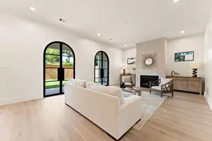 203 E 24th St, Houston, TX 77008 - Photo 10