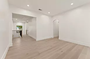 203 E 24th St, Houston, TX 77008 - Photo 28