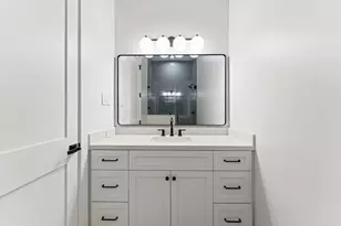 203 E 24th St, Houston, TX 77008 - Photo 34