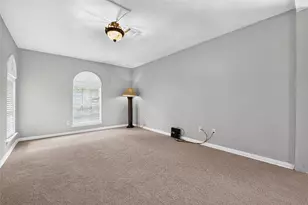 5727 Green Springs Dr, Houston, TX 77066 - Photo 14