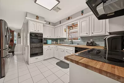 5727 Green Springs Dr, Houston, TX 77066 - Photo 8