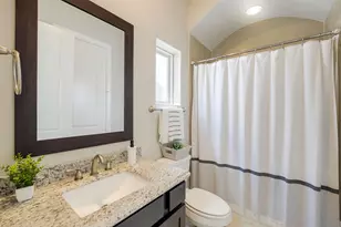 253 E 27th St, Houston, TX 77008 - Photo 18
