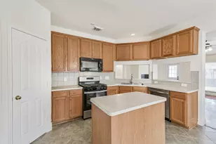 7 Heron Hollow Ct, The Woodlands, TX 77382 - Photo 4