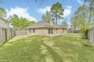 7 Heron Hollow Ct, The Woodlands, TX 77382 - Photo 2