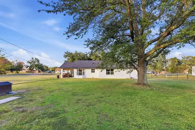 2414 Loch Lomond Street, Highlands, TX 77562 - Photo 40