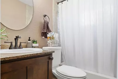 2414 Loch Lomond Street, Highlands, TX 77562 - Photo 16