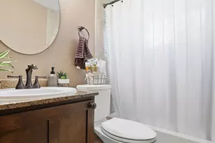2414 Loch Lomond St, Highlands, TX 77562 - Photo 16
