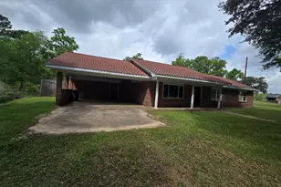 424 Co Rd 140, Liberty, TX 77575 - Photo 1