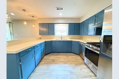 1702 Baylor Avenue, Bay City, TX 77414 - Photo 8