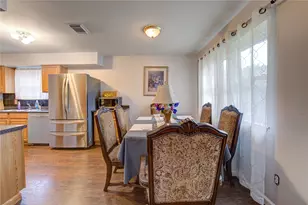 1403 Packsaddle Ln, Baytown, TX 77521 - Photo 6