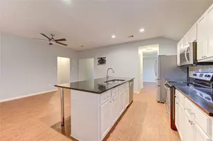 503 W Linney St, Dayton, TX 77535 - Photo 22