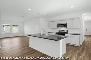 4017 Bronco Station Ln, League City, TX 77573 - Photo 4