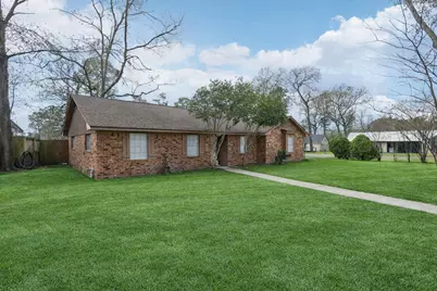 100 Montrose Circle, Conroe, TX 77301 - Photo 2