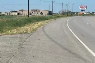 1408 N Blue Creek Rd, El Campo, TX 77437 - Photo 8