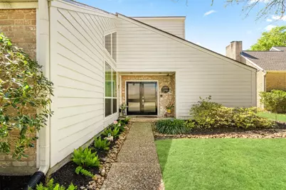 2006 Shadybriar Drive, Houston, TX 77077 - Photo 2