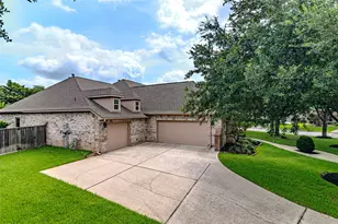 1302 Majestic Pines Ct, Houston, TX 77345 - Photo 4