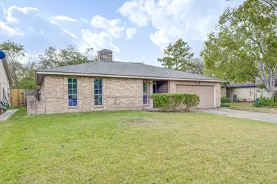 16926 Blackhawk Boulevard, Friendswood, TX 77546 - Photo 4
