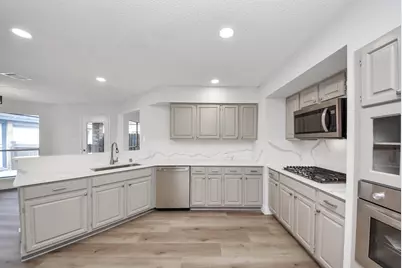 1114 N Nottingham Drive, League City, TX 77573 - Photo 10