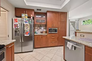 268 Litchfield Ln, Houston, TX 77024 - Photo 8