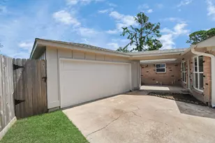 9726 Springmont Dr, Houston, TX 77080 - Photo 8