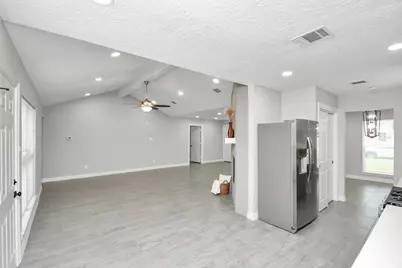 9726 Springmont Drive, Houston, TX 77080 - Photo 16