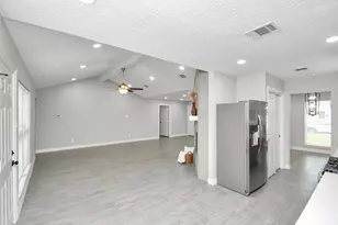 9726 Springmont Dr, Houston, TX 77080 - Photo 16