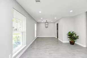 9726 Springmont Dr, Houston, TX 77080 - Photo 10