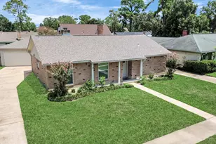 9726 Springmont Dr, Houston, TX 77080 - Photo 2