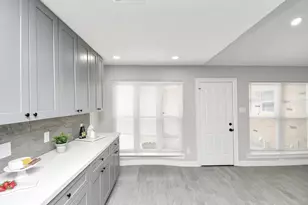 9726 Springmont Dr, Houston, TX 77080 - Photo 24