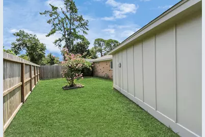 9726 Springmont Drive, Houston, TX 77080 - Photo 40